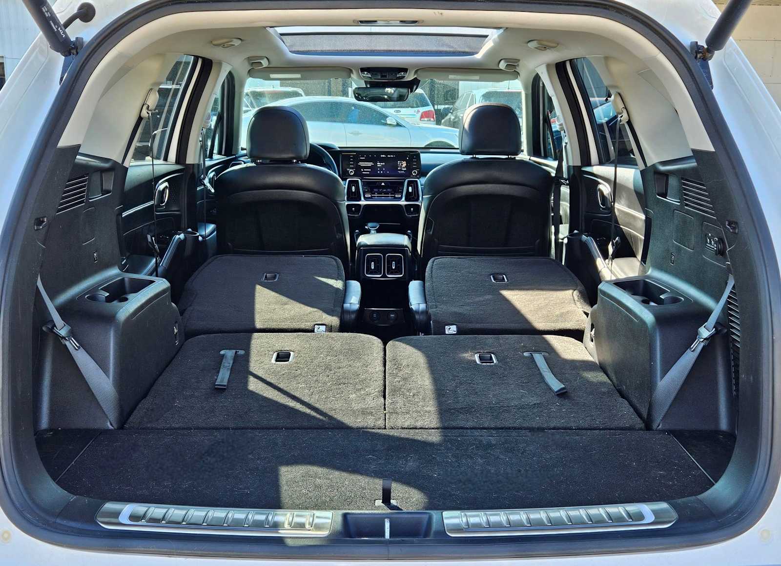 Thumbnail: 2023 Kia Sorento - 21