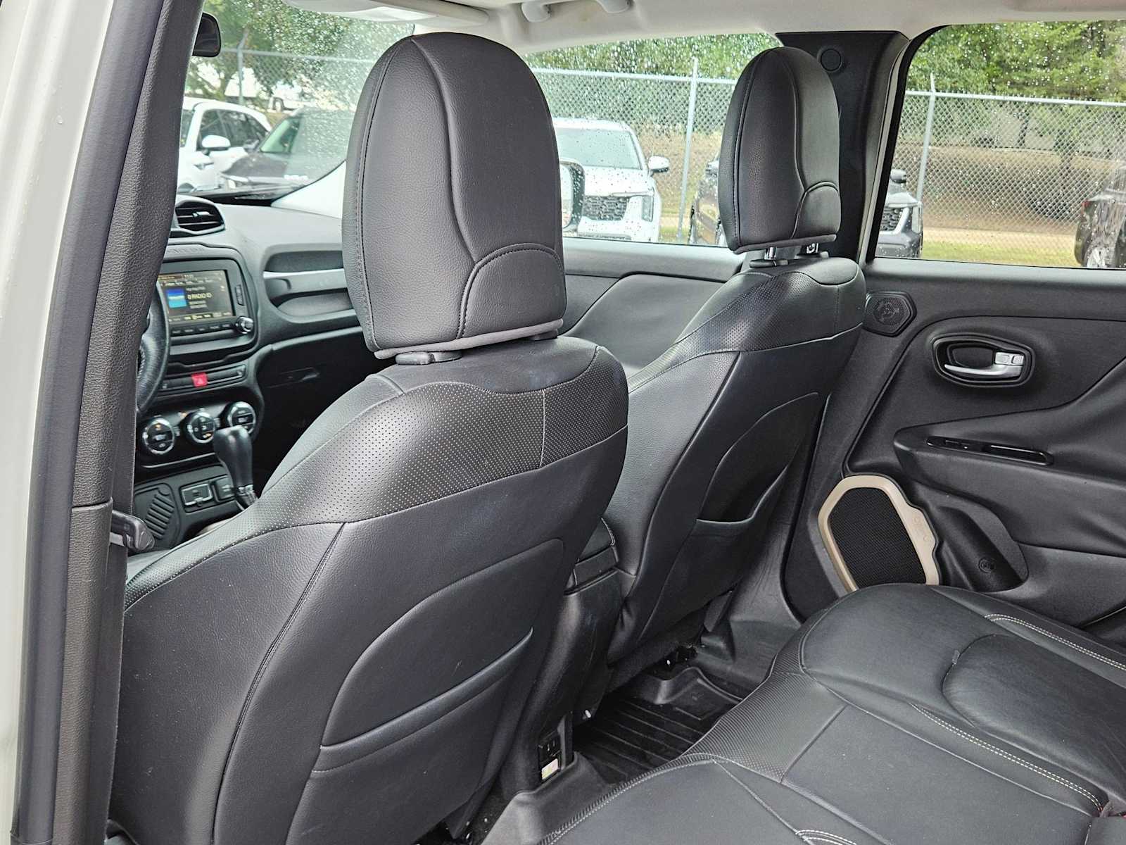 Thumbnail: 2015 Jeep Renegade - 9