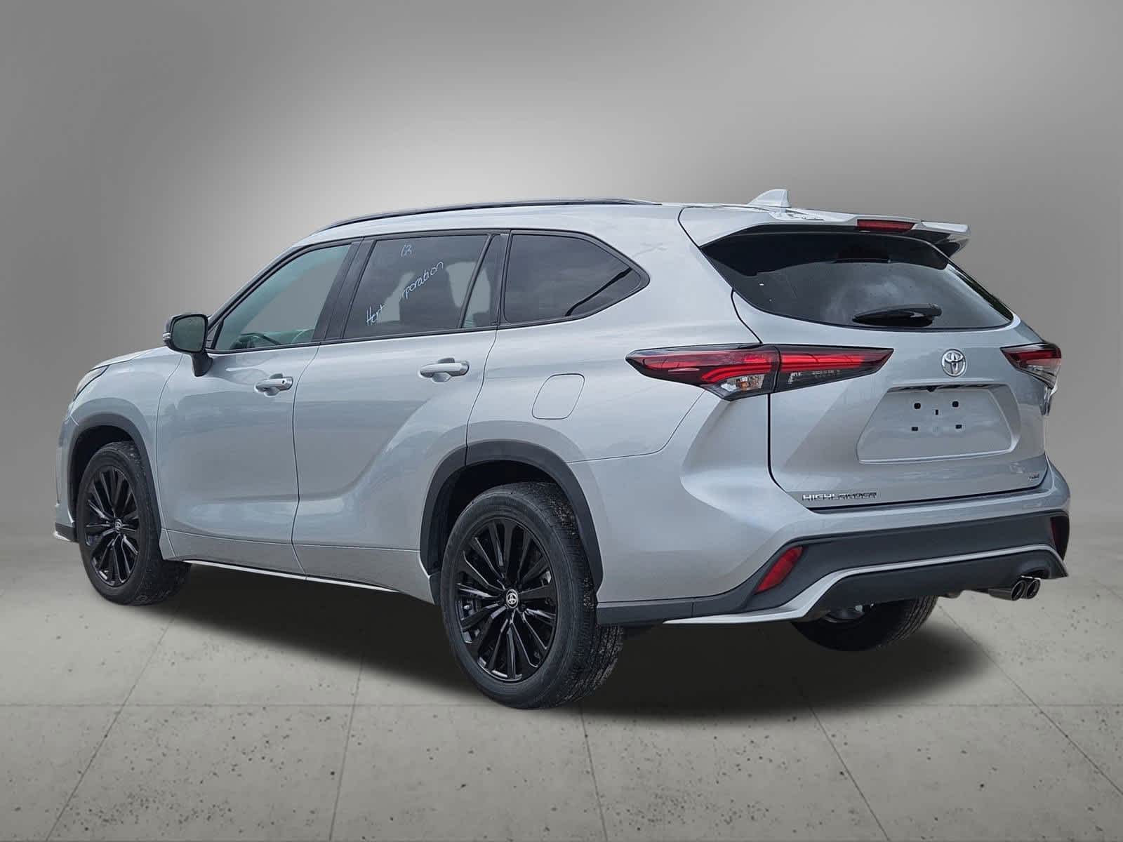 Thumbnail: 2024 Toyota Highlander - 4
