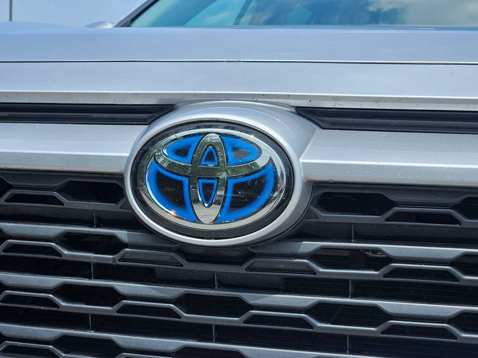 Thumbnail: 2024 Toyota RAV4 - 10