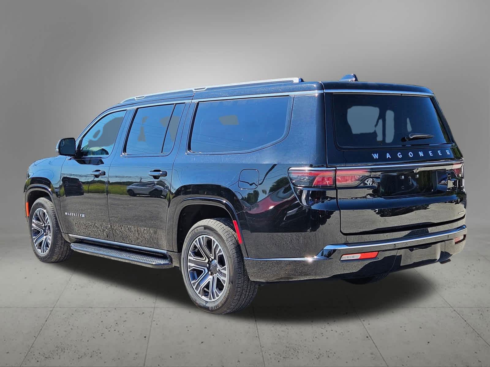 Thumbnail: 2024 Jeep Wagoneer - 3