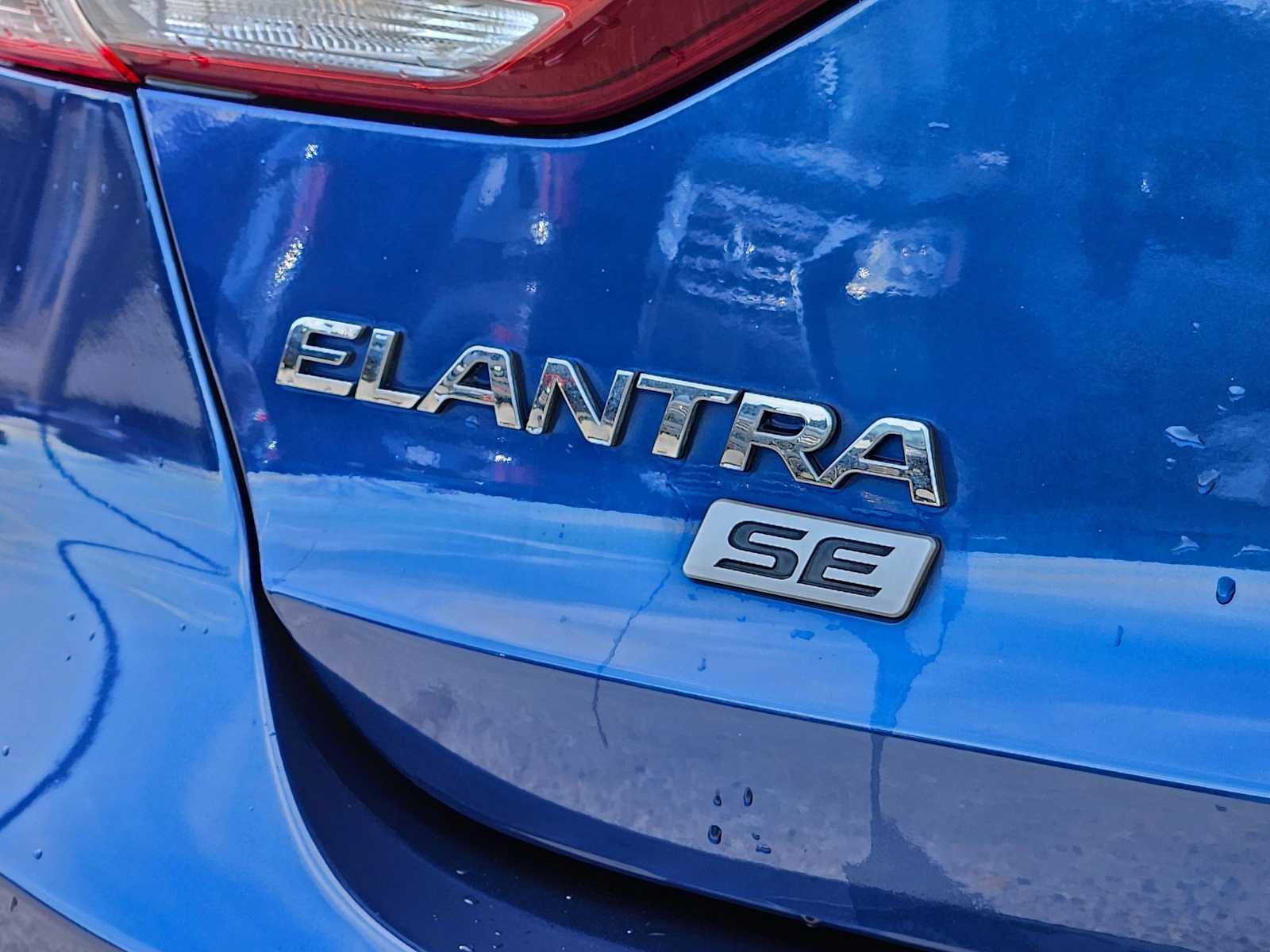 Thumbnail: 2017 Hyundai Elantra - 12