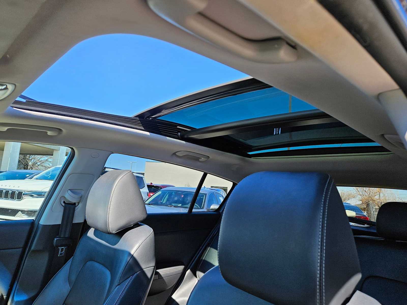 Thumbnail: 2017 Kia Sportage - 18