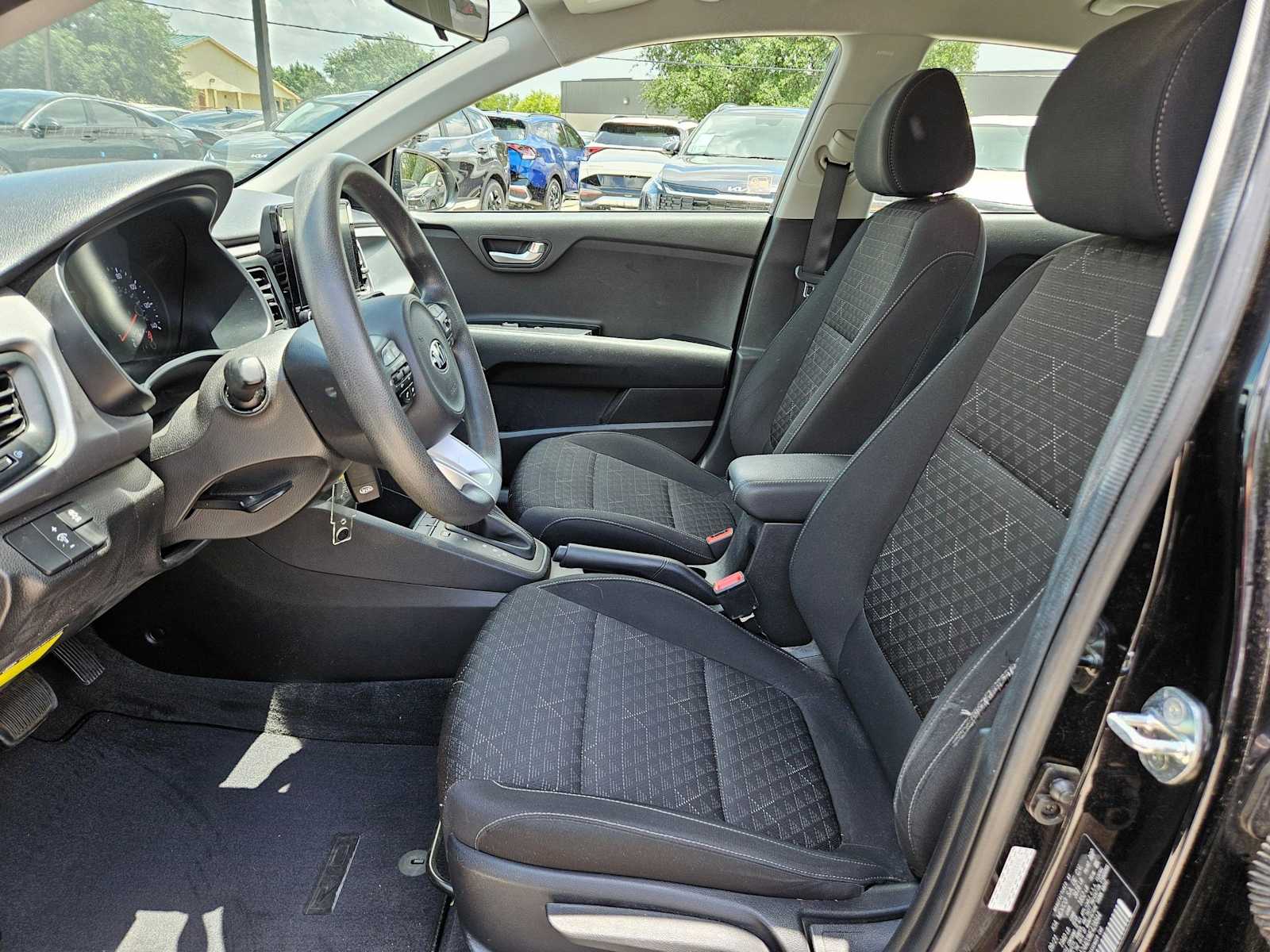Thumbnail: 2021 Kia Rio - 17