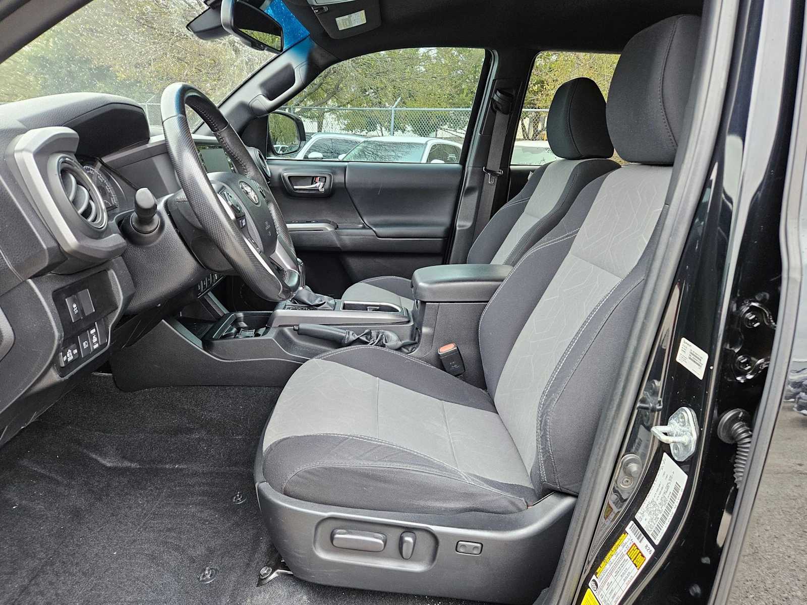 Thumbnail: 2022 Toyota Tacoma - 16