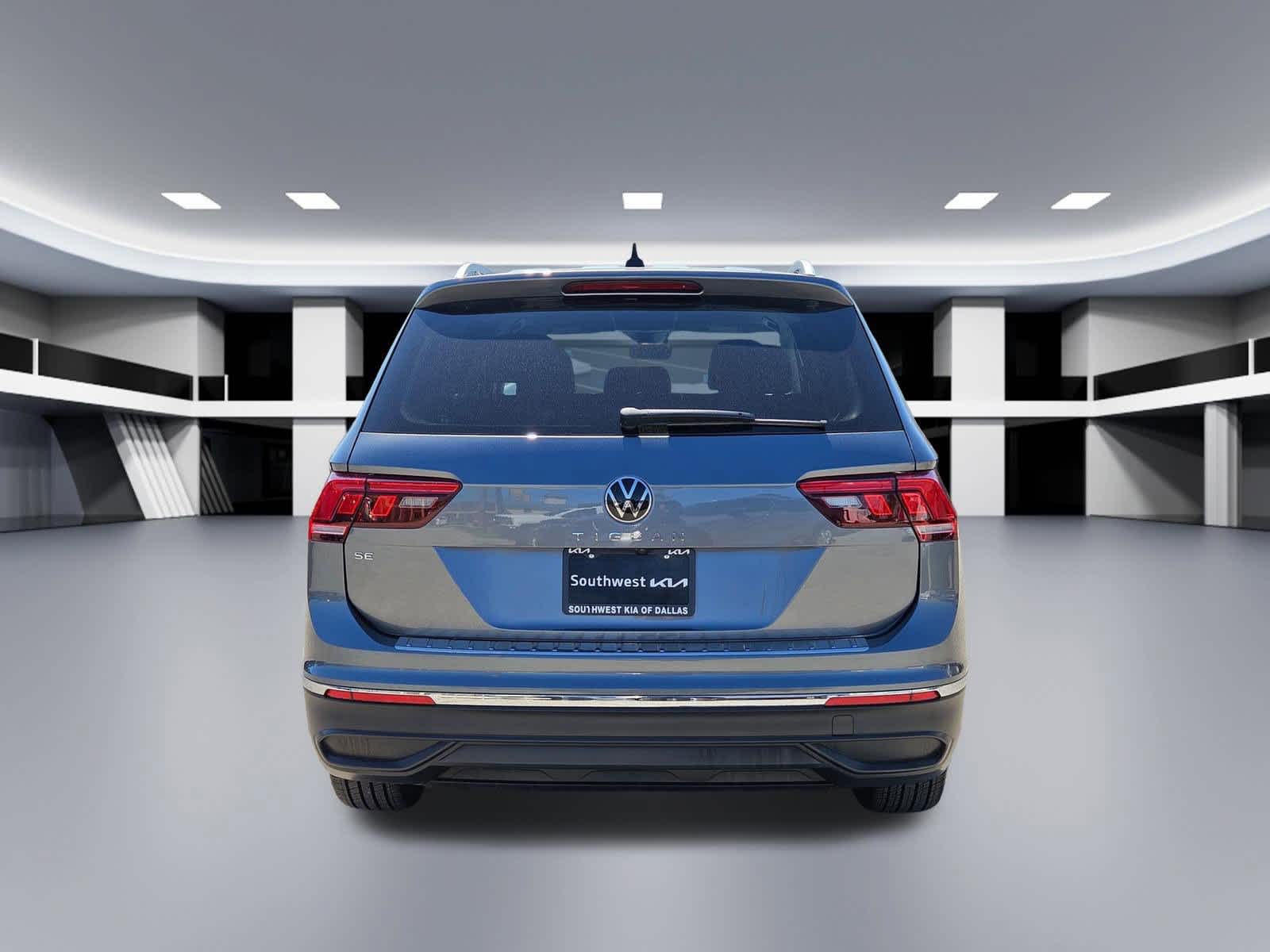 Thumbnail: 2022 Volkswagen Tiguan - 5