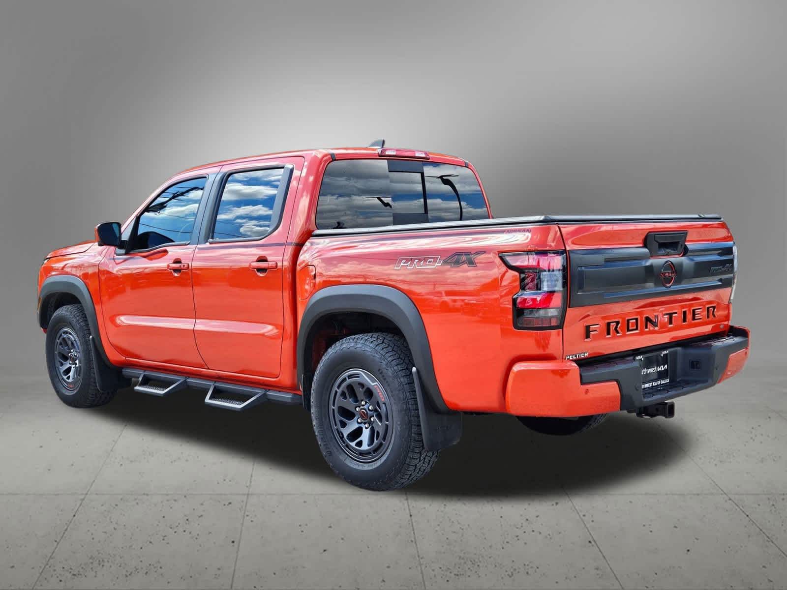 2025 Nissan Frontier PRO-4X photo 4