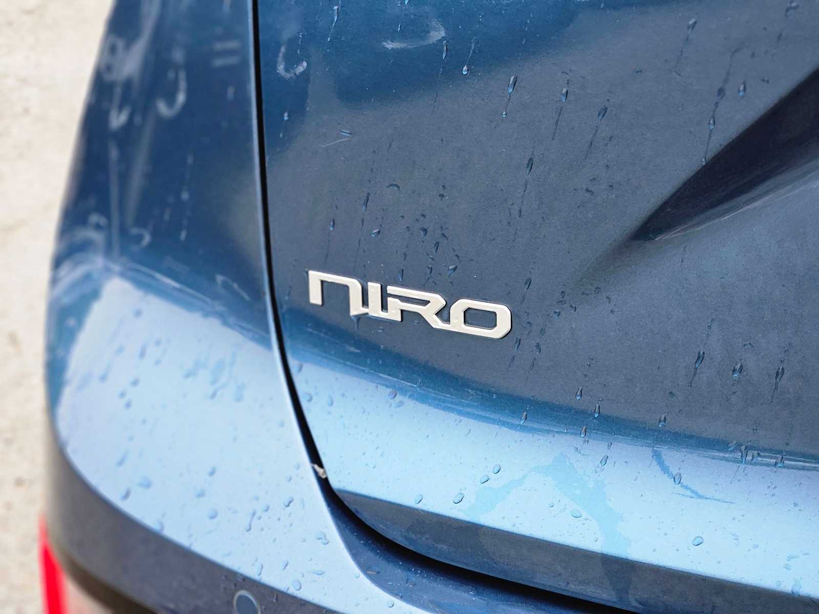 Thumbnail: 2023 Kia Niro - 12