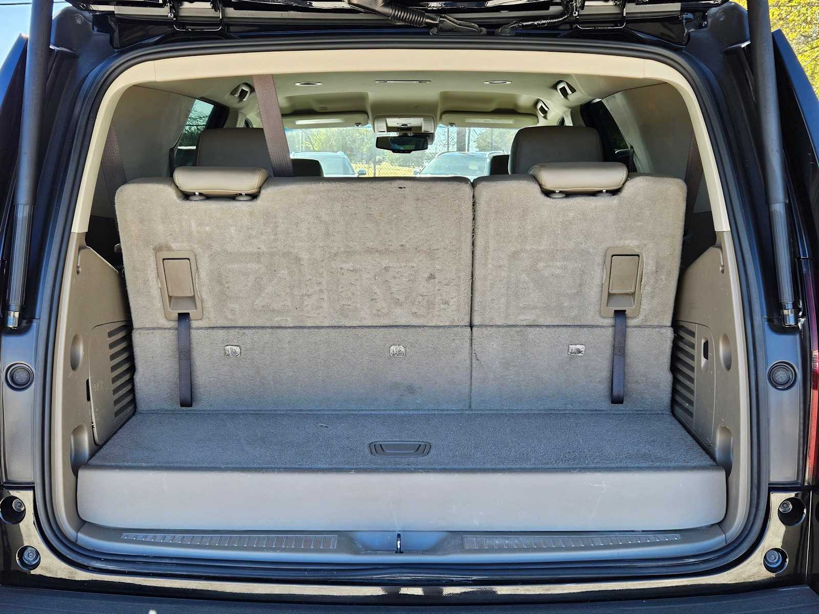 Thumbnail: 2020 Chevrolet Tahoe - 34