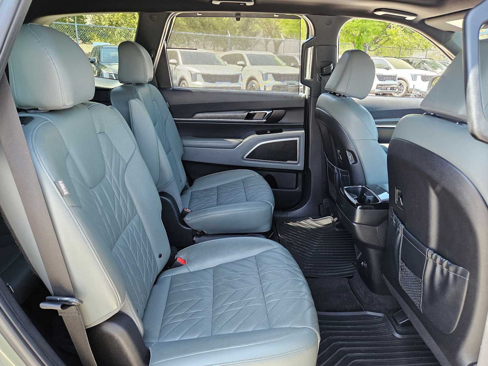 Thumbnail: 2023 Kia Telluride - 18