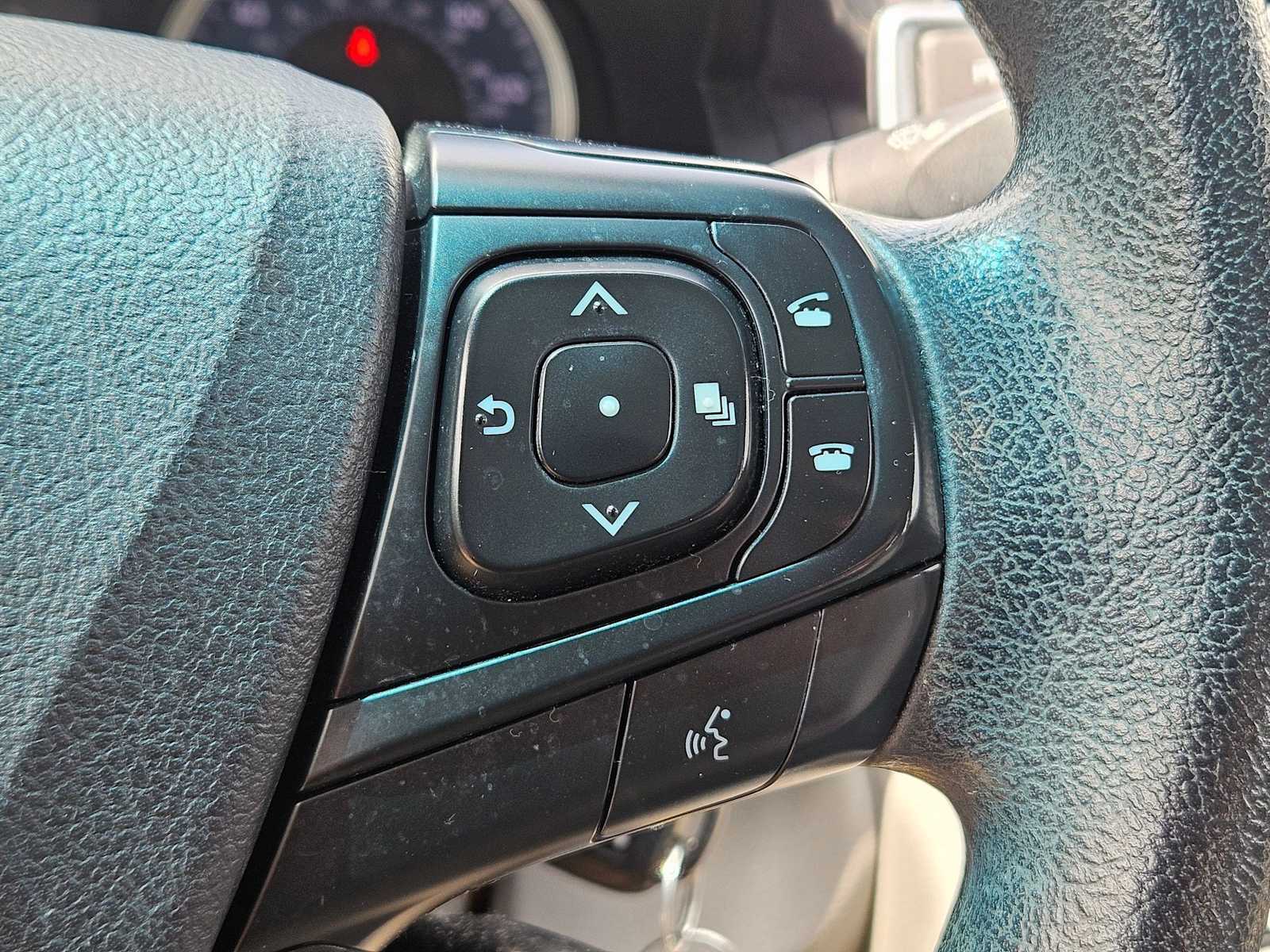 2016 Toyota Camry LE 16
