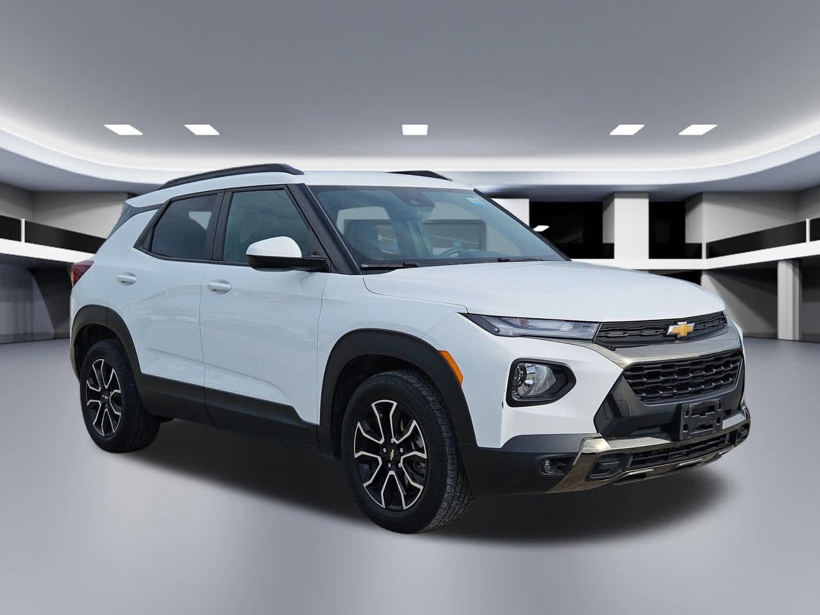Thumbnail: 2023 Chevrolet TrailBlazer - 8