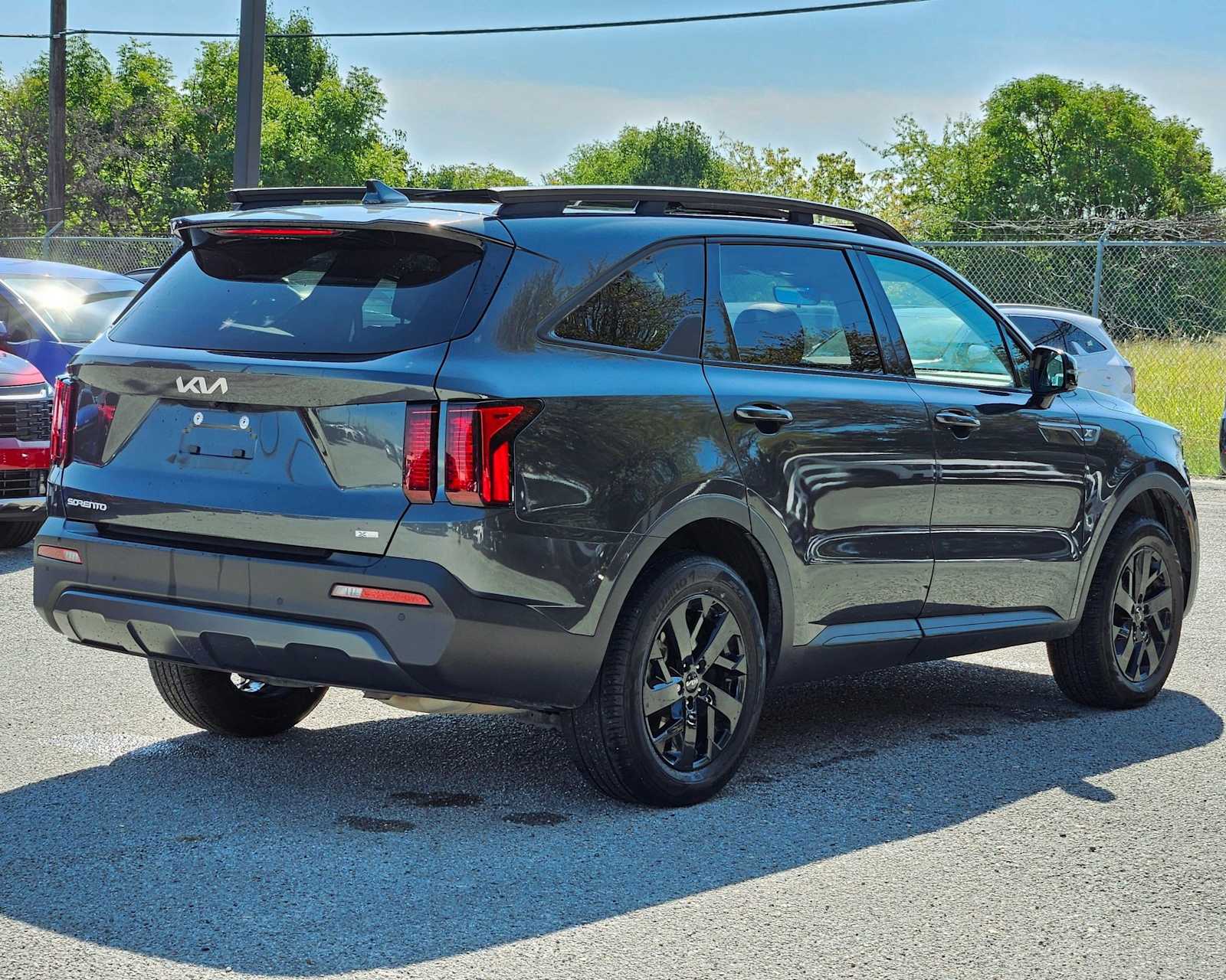 Thumbnail: 2023 Kia Sorento - 5