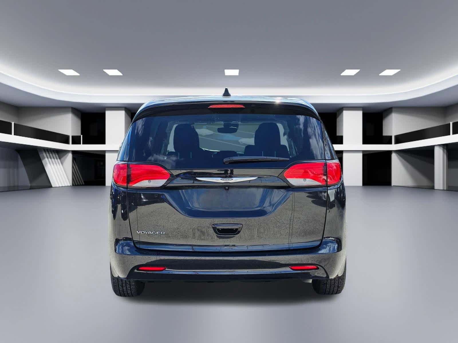 Thumbnail: 2023 Chrysler Voyager - 5