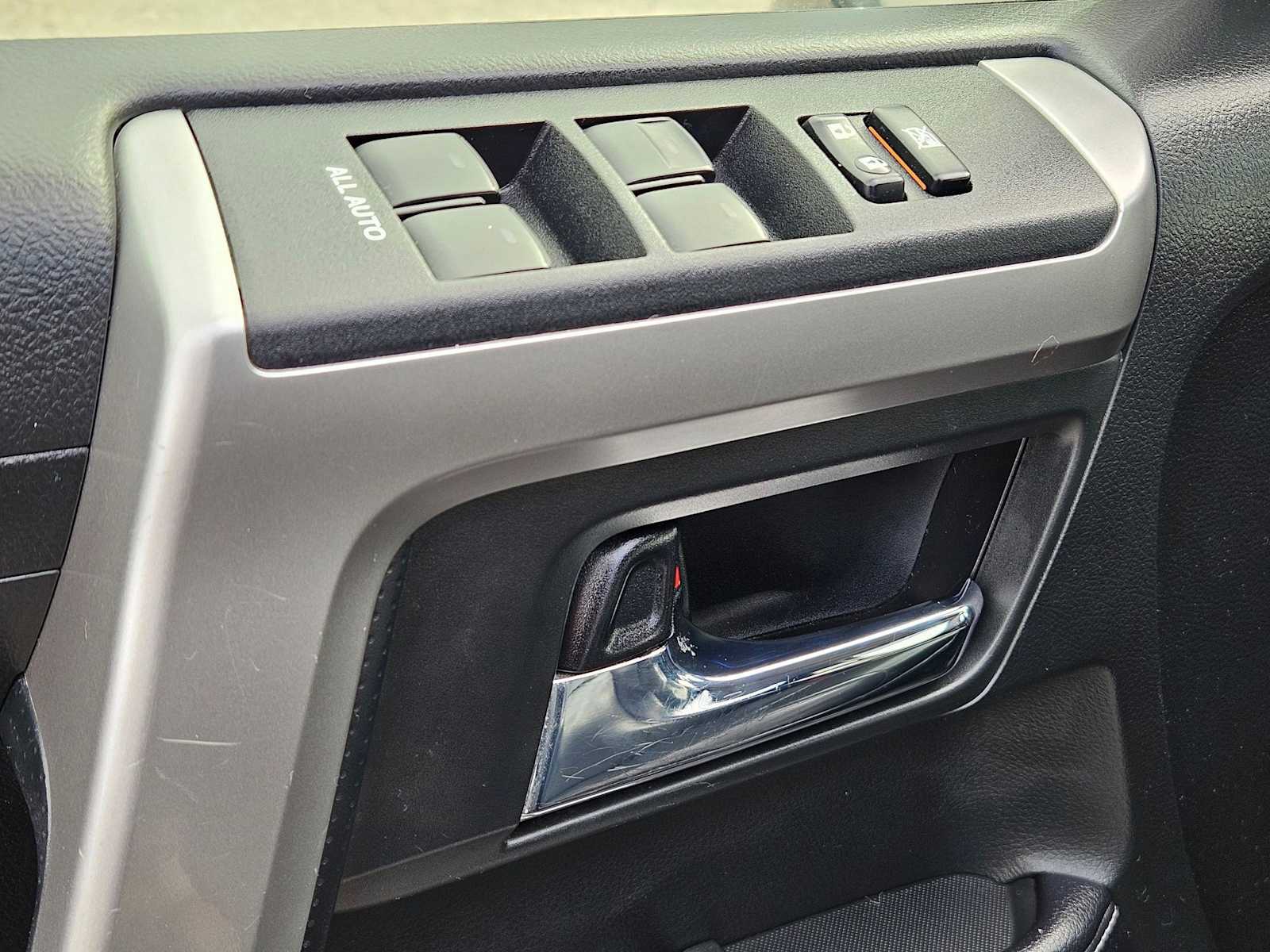 Thumbnail: 2018 Toyota 4Runner - 28