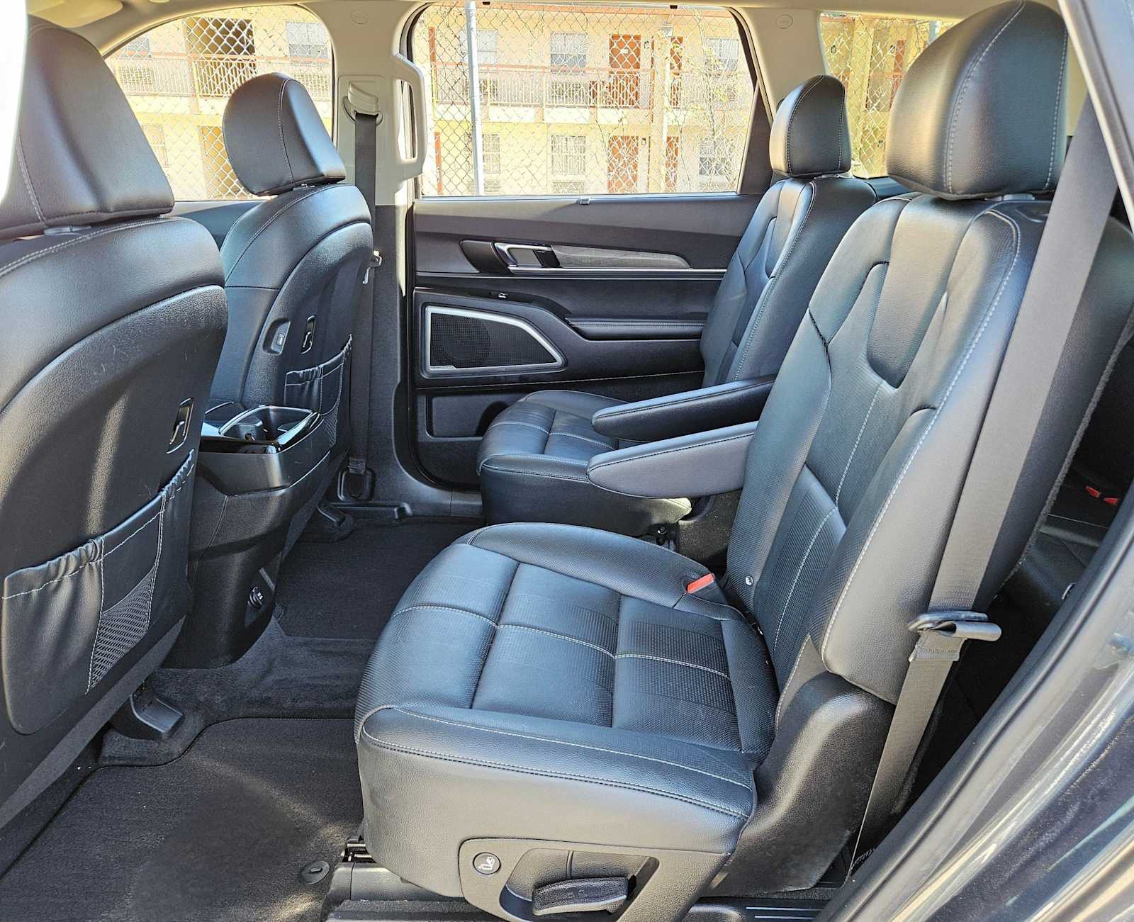 Thumbnail: 2022 Kia Telluride - 18