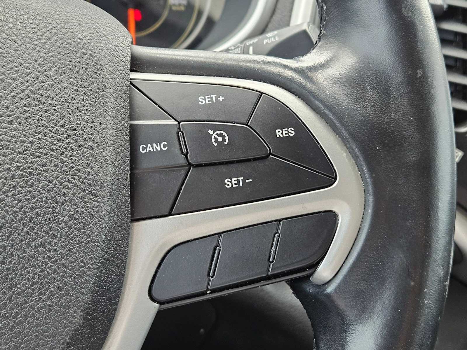 Thumbnail: 2018 Jeep Cherokee - 13