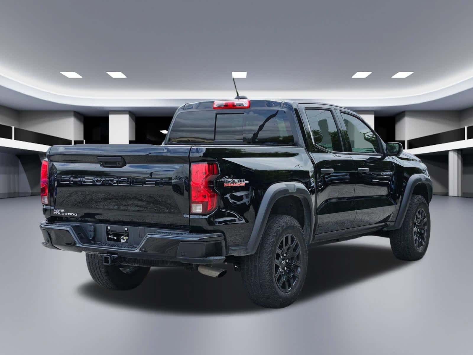 Thumbnail: 2023 Chevrolet Colorado - 6