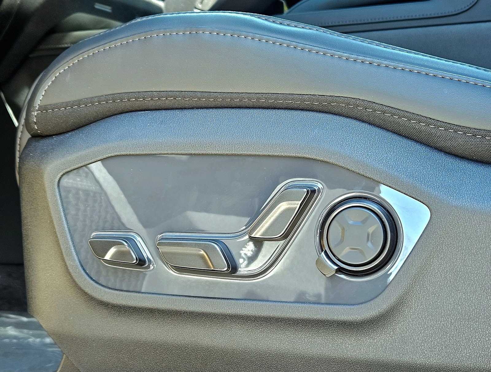 Thumbnail: 2027 Kia Telluride - 16