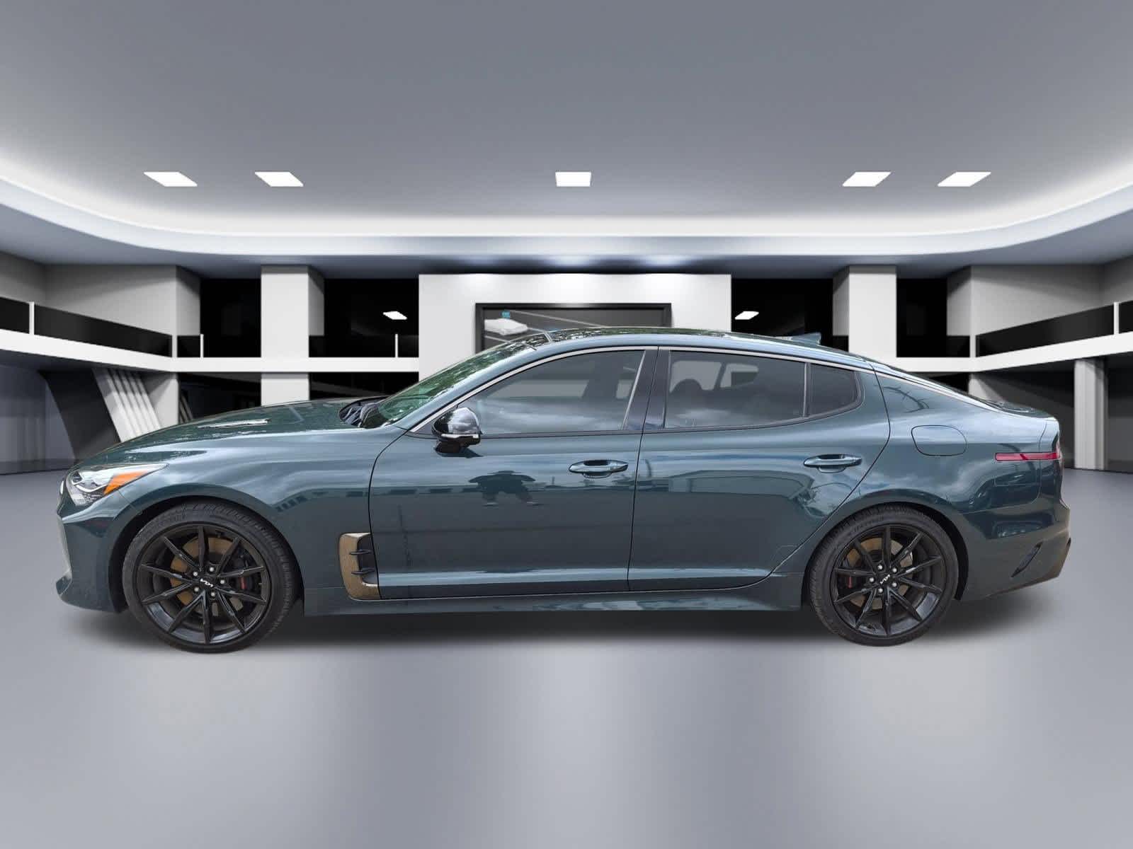 Thumbnail: 2023 Kia Stinger - 3