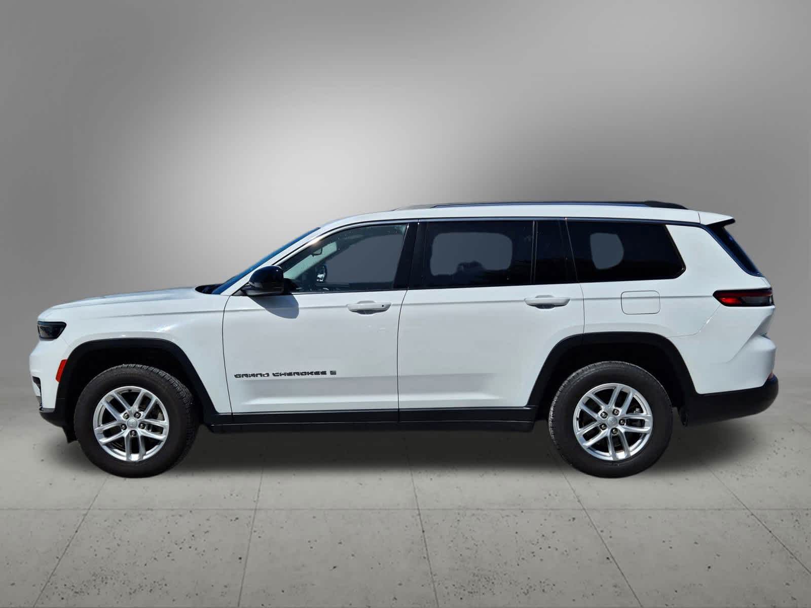 Thumbnail: 2023 Jeep Grand Cherokee L - 2