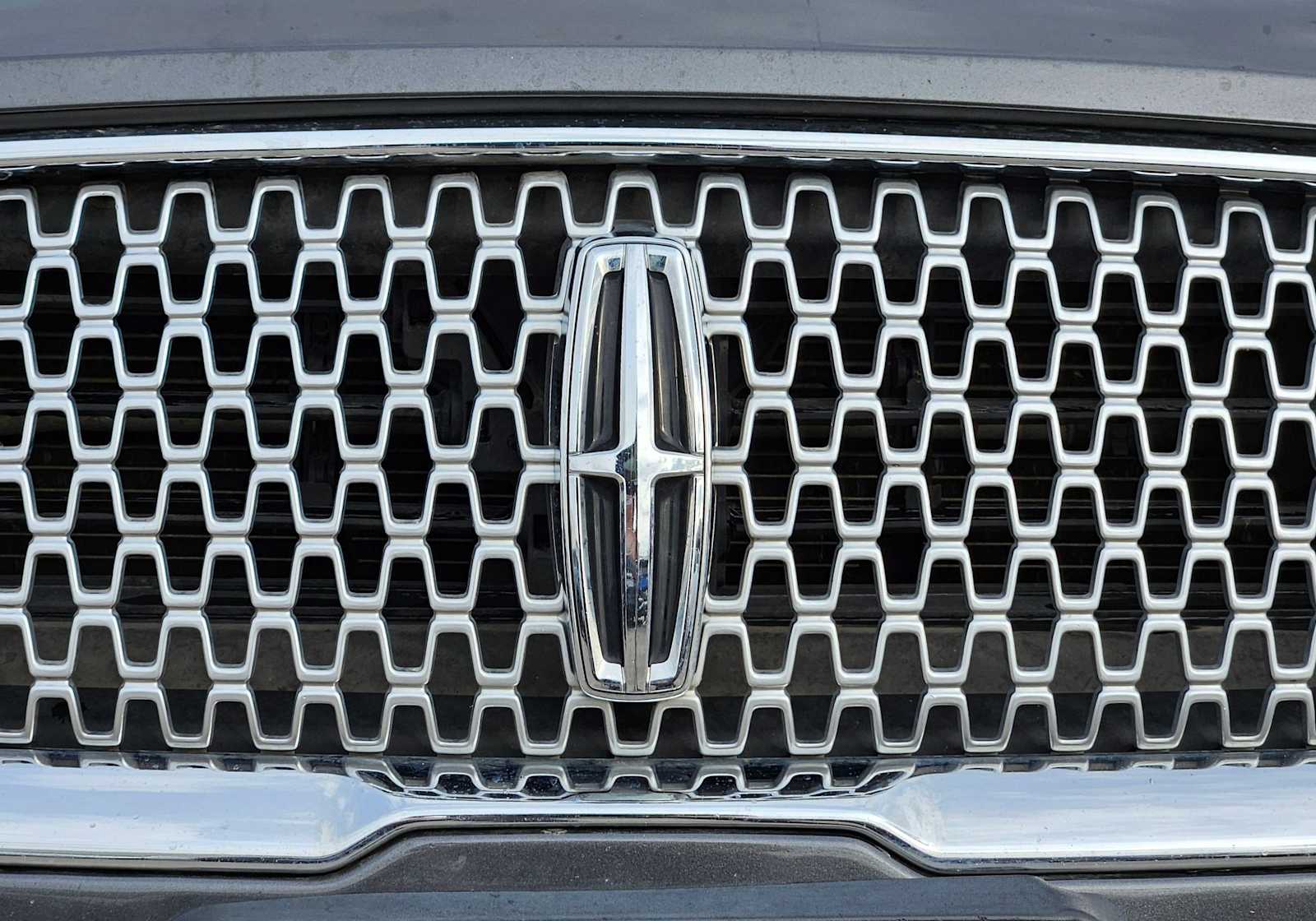 Thumbnail: 2019 Lincoln MKZ - 11