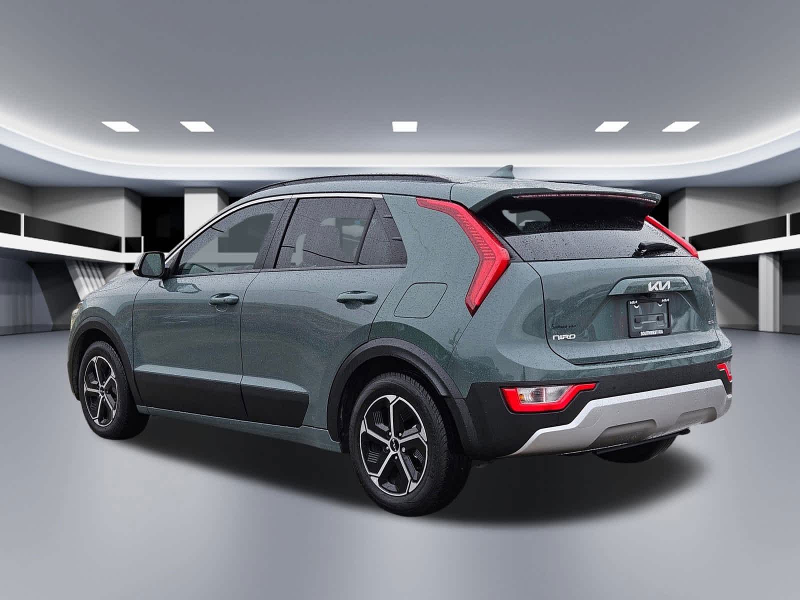 Thumbnail: 2023 Kia Niro - 3
