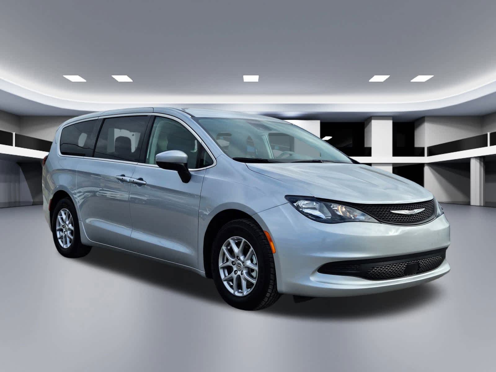 Thumbnail: 2023 Chrysler Voyager - 8