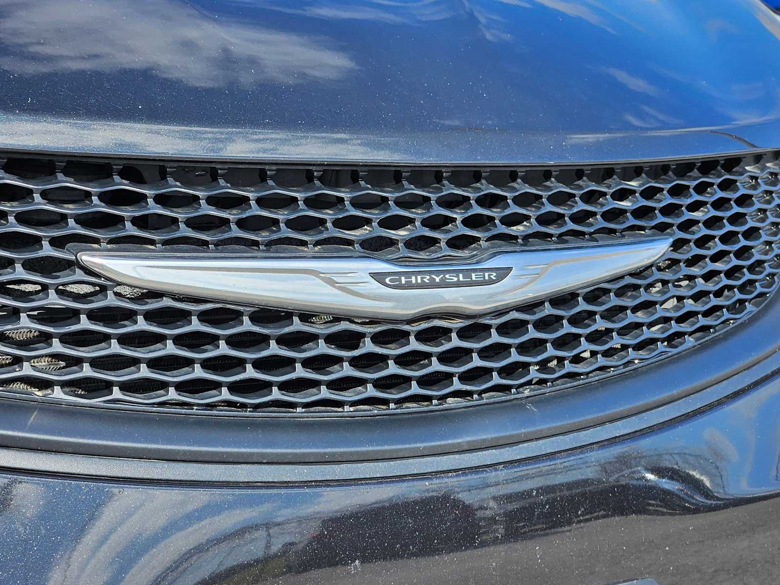 Thumbnail: 2023 Chrysler Voyager - 12