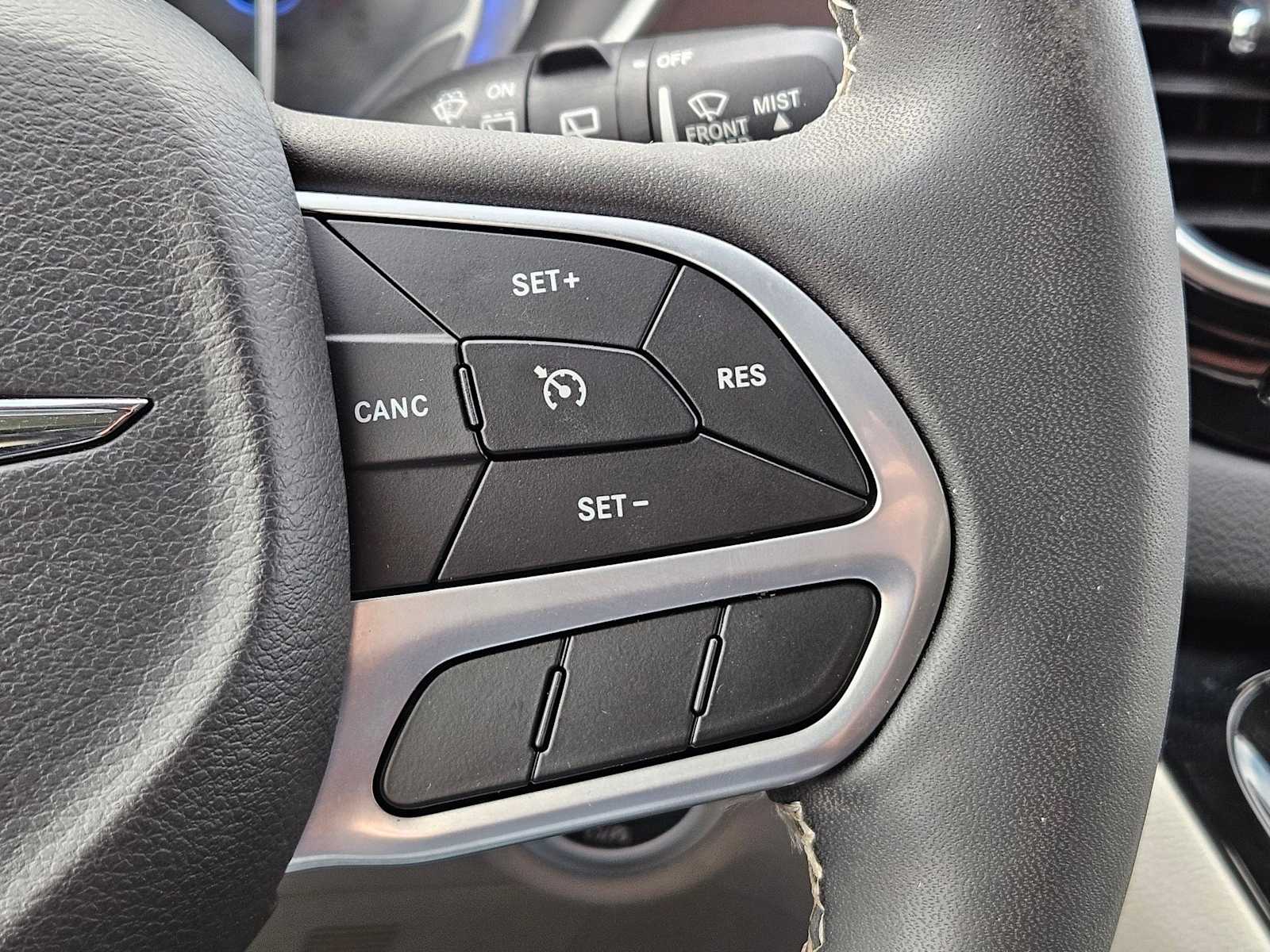 Thumbnail: 2023 Chrysler Voyager - 25