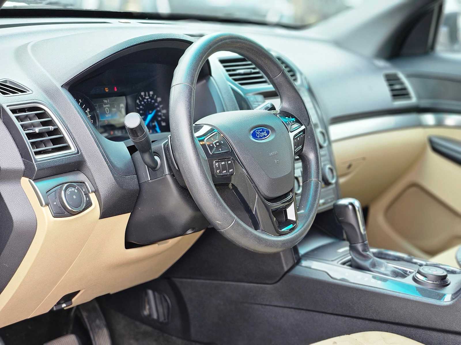 Thumbnail: 2016 Ford Explorer - 2