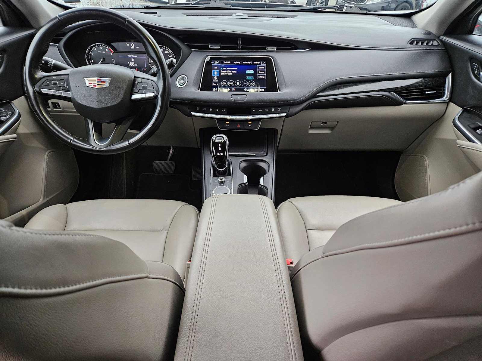 Thumbnail: 2023 Cadillac XT4 - 16