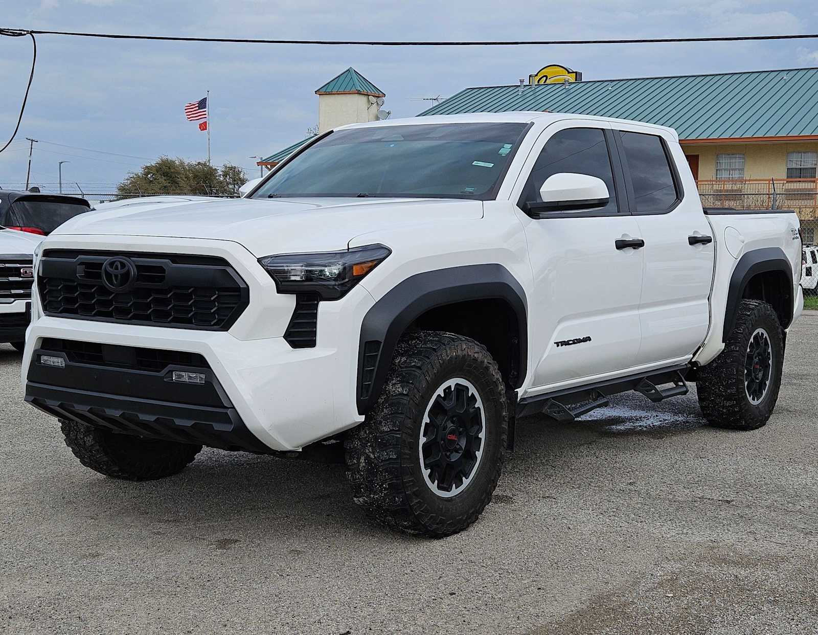 Thumbnail: 2024 Toyota Tacoma - 10