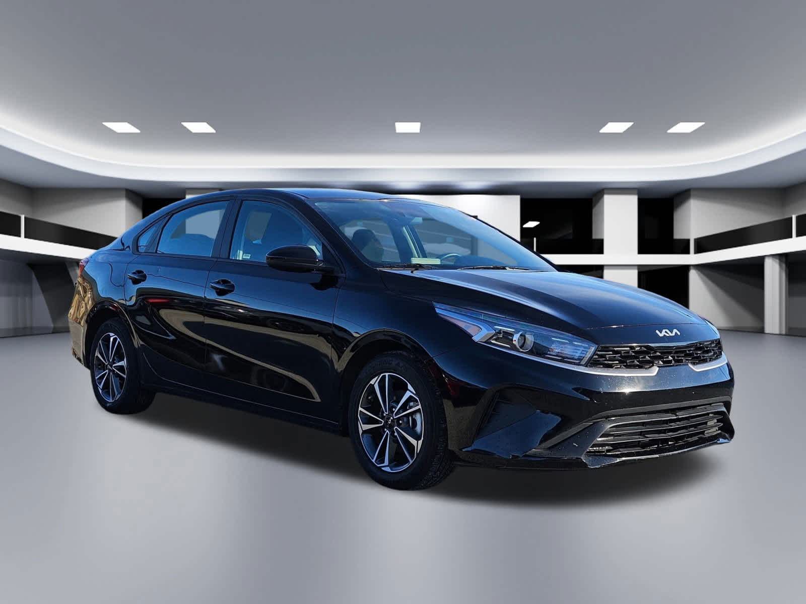 Thumbnail: 2024 Kia Forte - 7