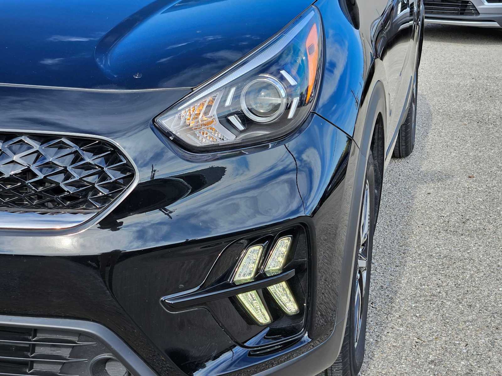 Thumbnail: 2022 Kia Niro - 11