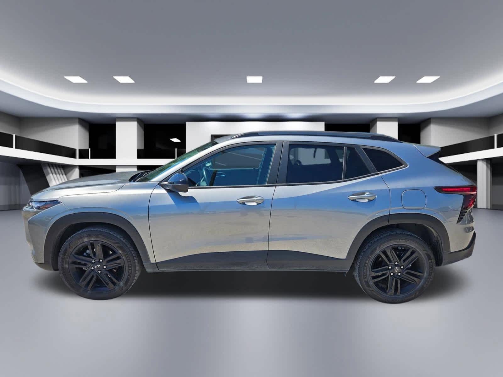Thumbnail: 2024 Chevrolet Trax - 3