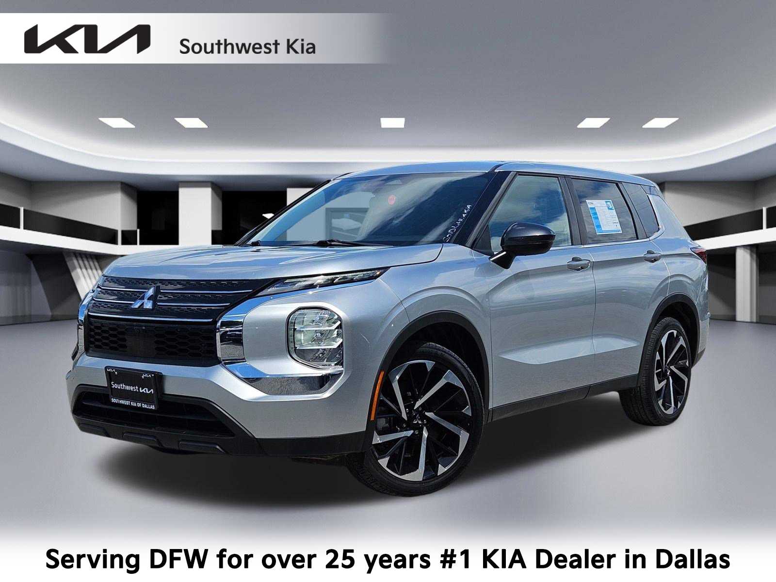 Thumbnail: 2022 Mitsubishi Outlander - 1