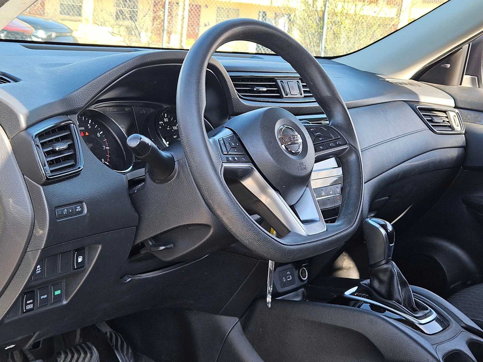 Thumbnail: 2018 Nissan Rogue - 14