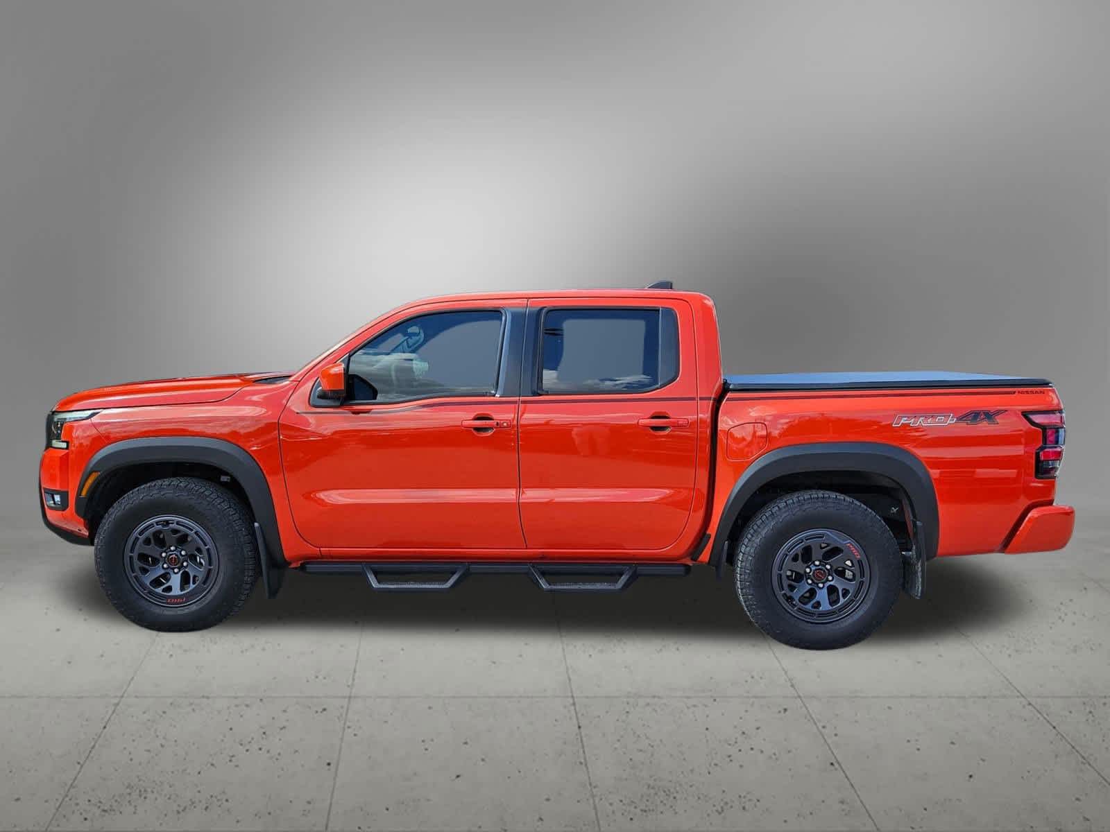 2025 Nissan Frontier PRO-4X photo 3