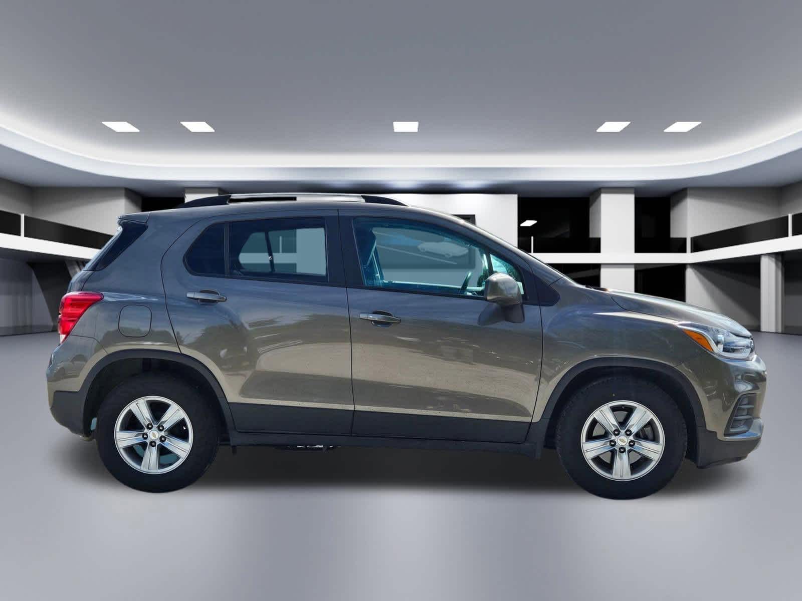Thumbnail: 2021 Chevrolet Trax - 6
