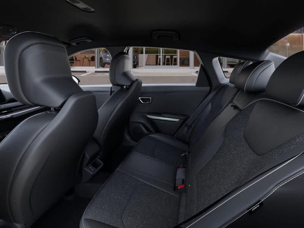 2025 Kia K4 GT-Line 18