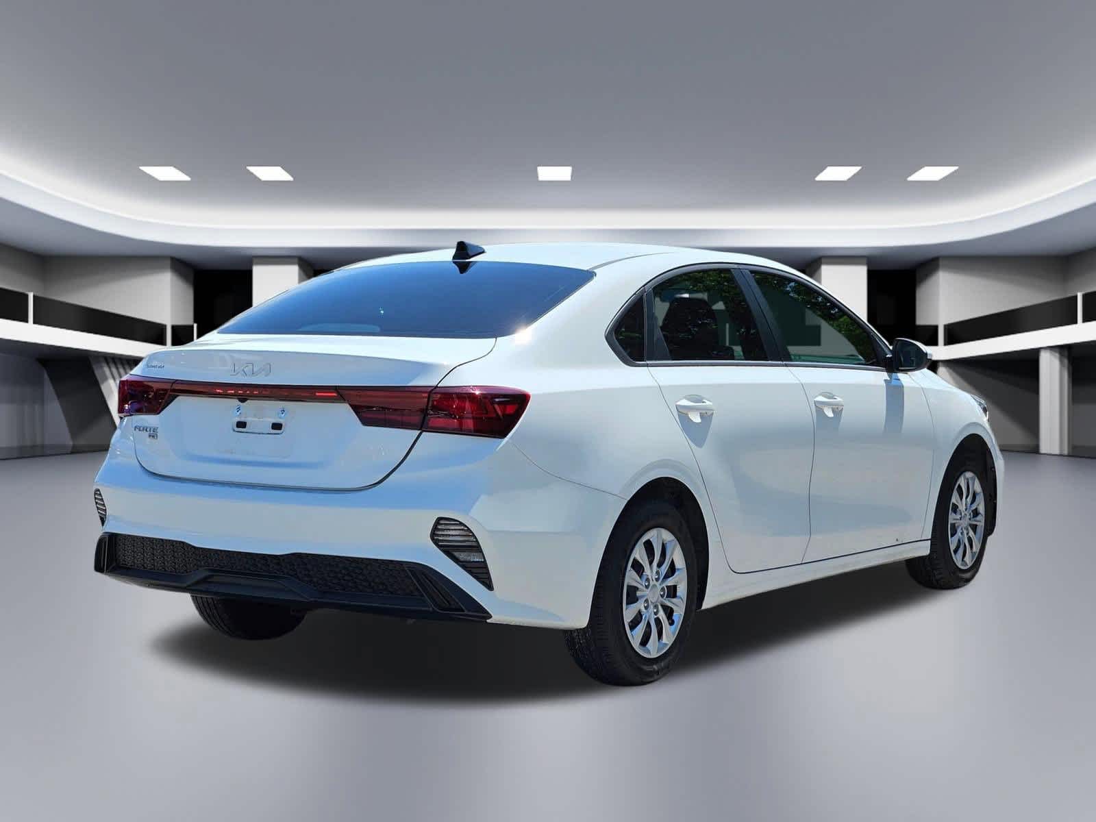 Thumbnail: 2024 Kia Forte - 6