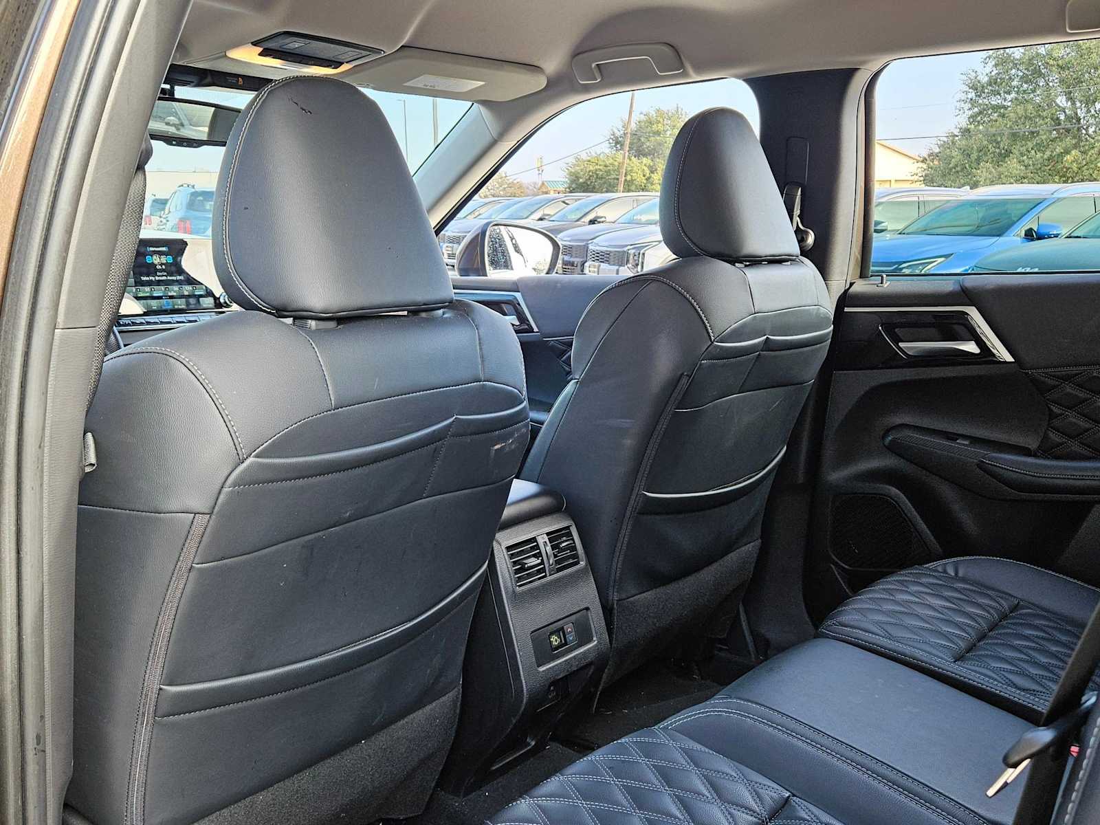 Thumbnail: 2022 Mitsubishi Outlander - 20