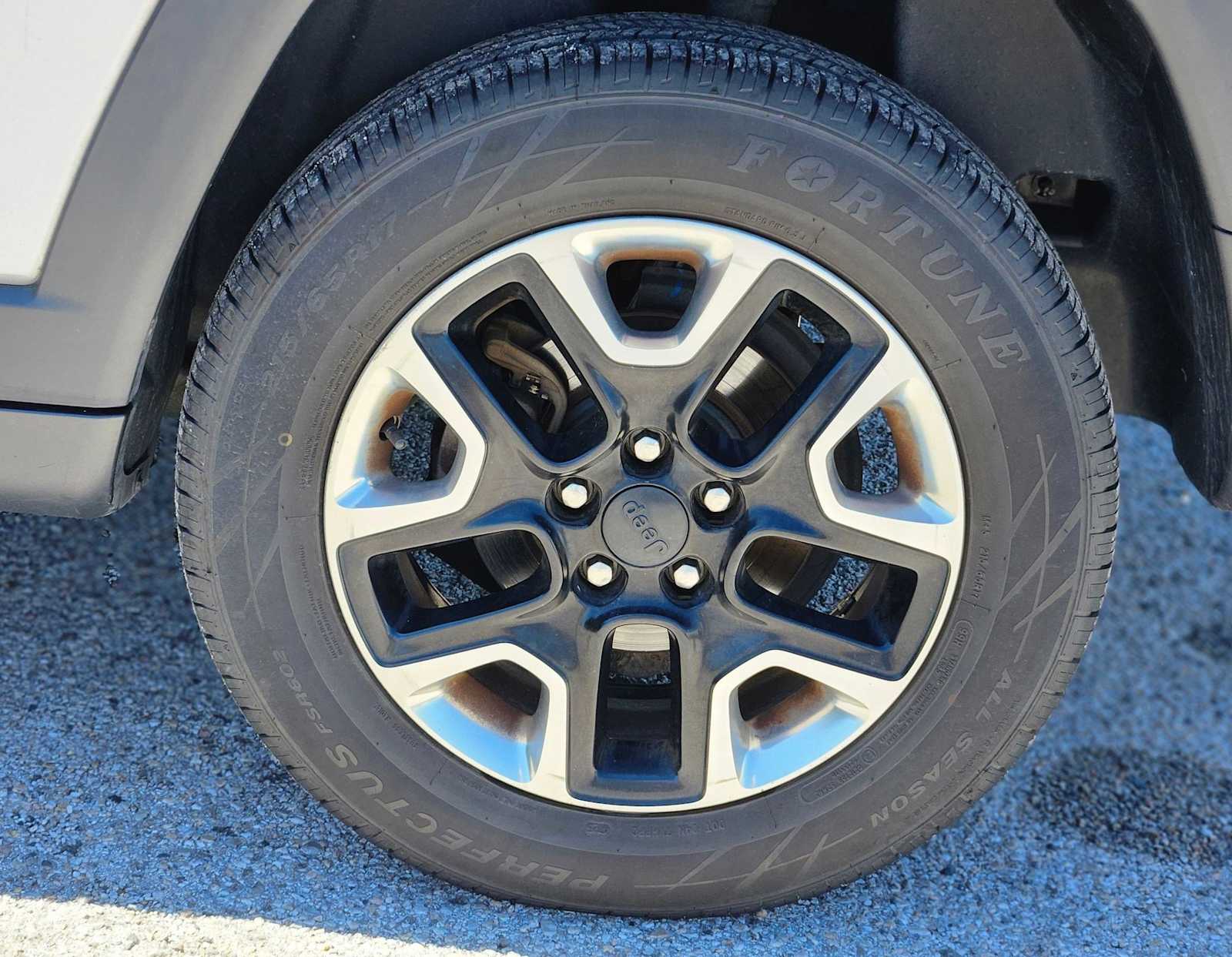 Thumbnail: 2018 Jeep Compass - 13