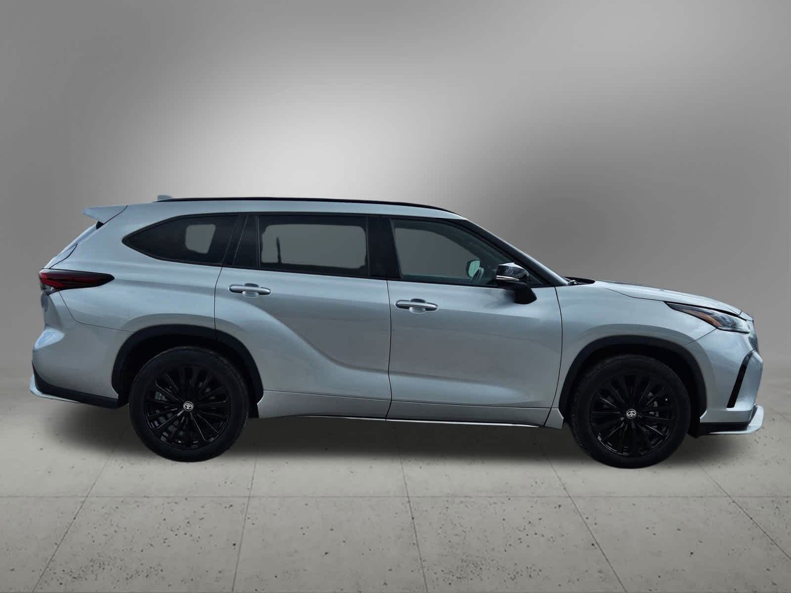 Thumbnail: 2024 Toyota Highlander - 7