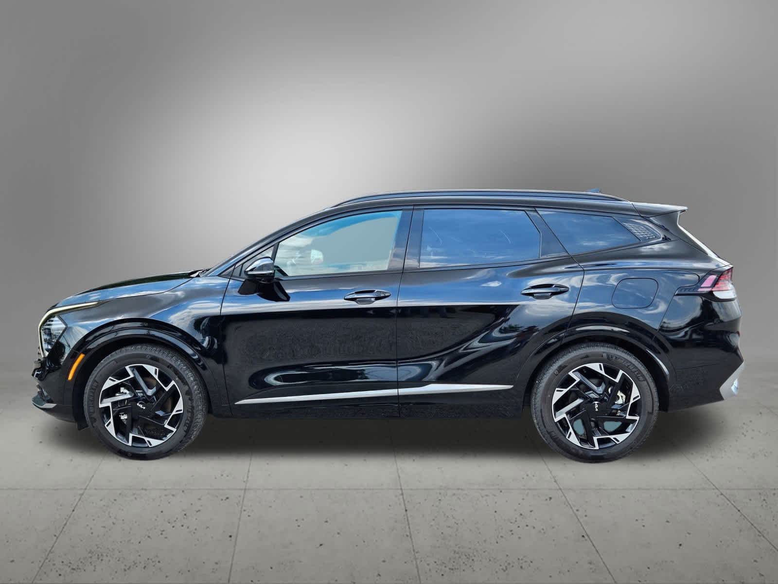Thumbnail: 2023 Kia Sportage - 3