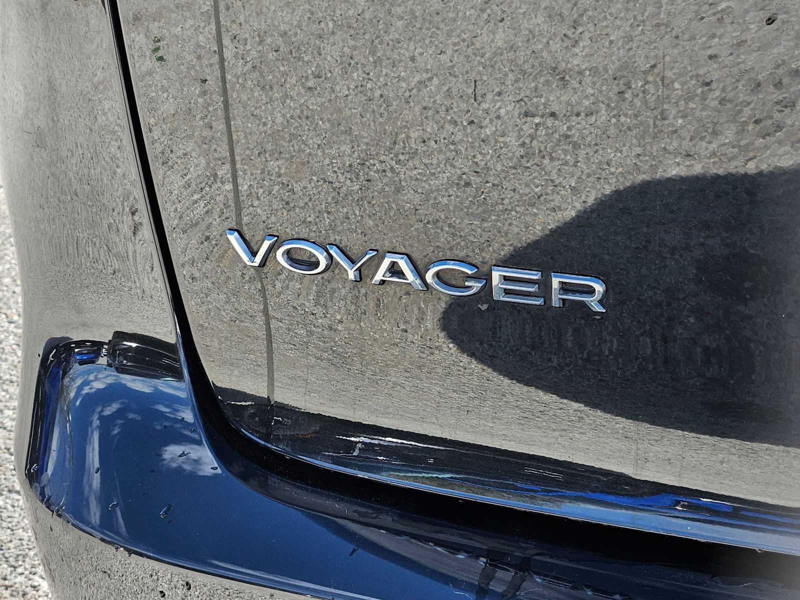 Thumbnail: 2023 Chrysler Voyager - 13