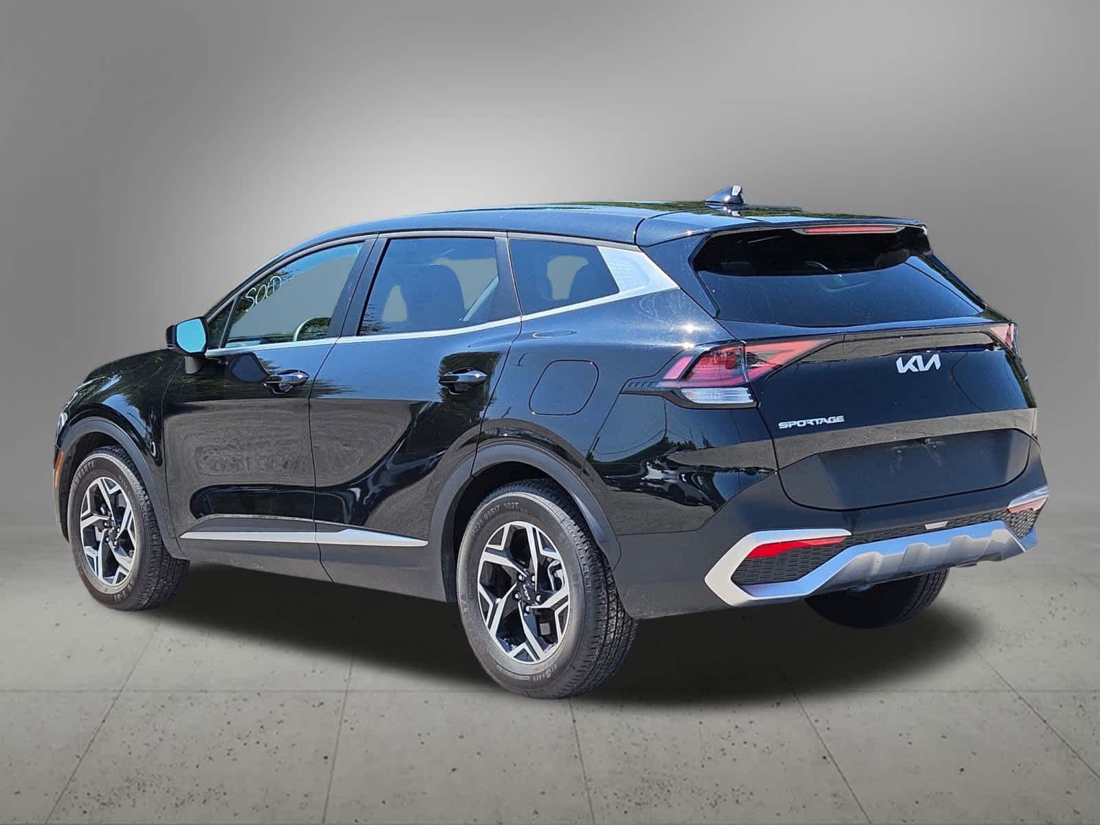 2024 Kia Sportage LX photo 3
