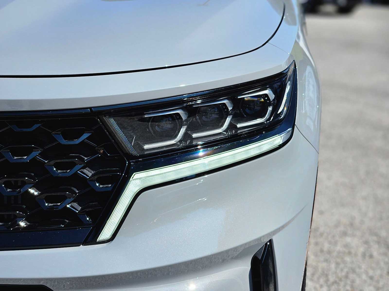 Thumbnail: 2023 Kia Sorento - 10