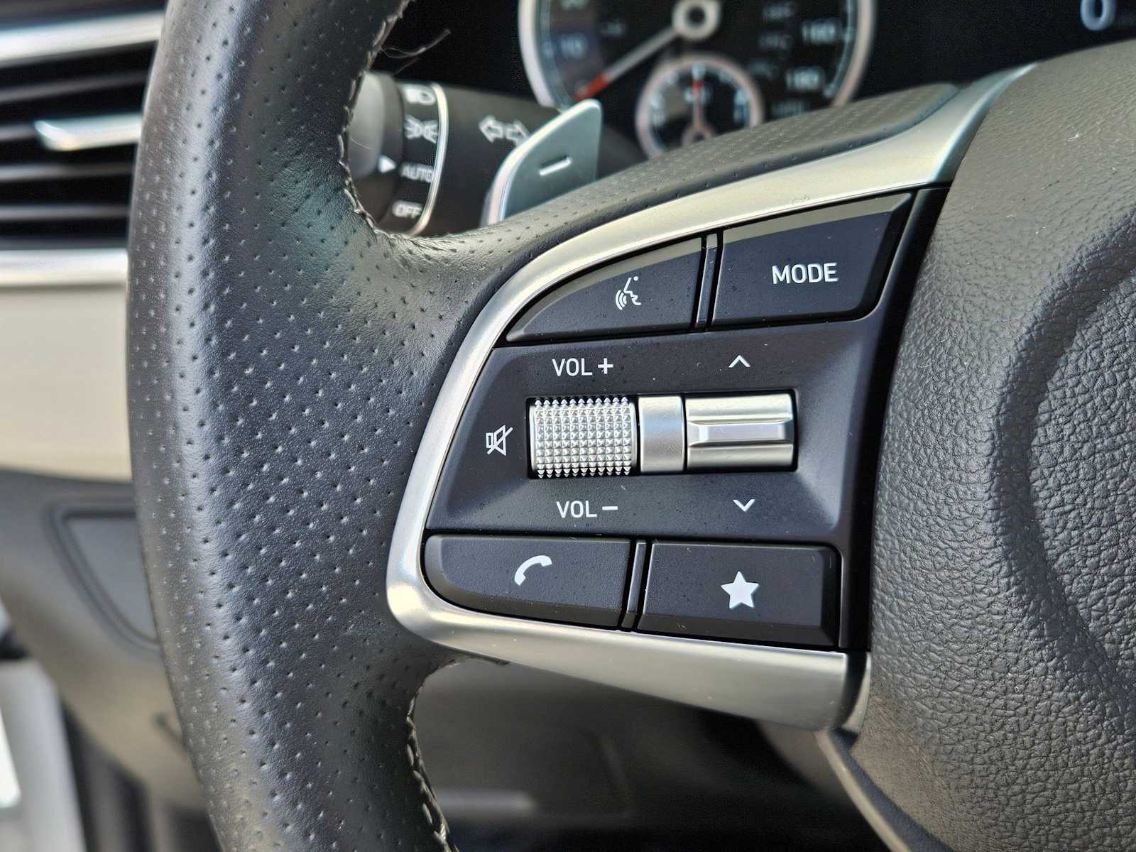 Thumbnail: 2023 Genesis G70 - 21